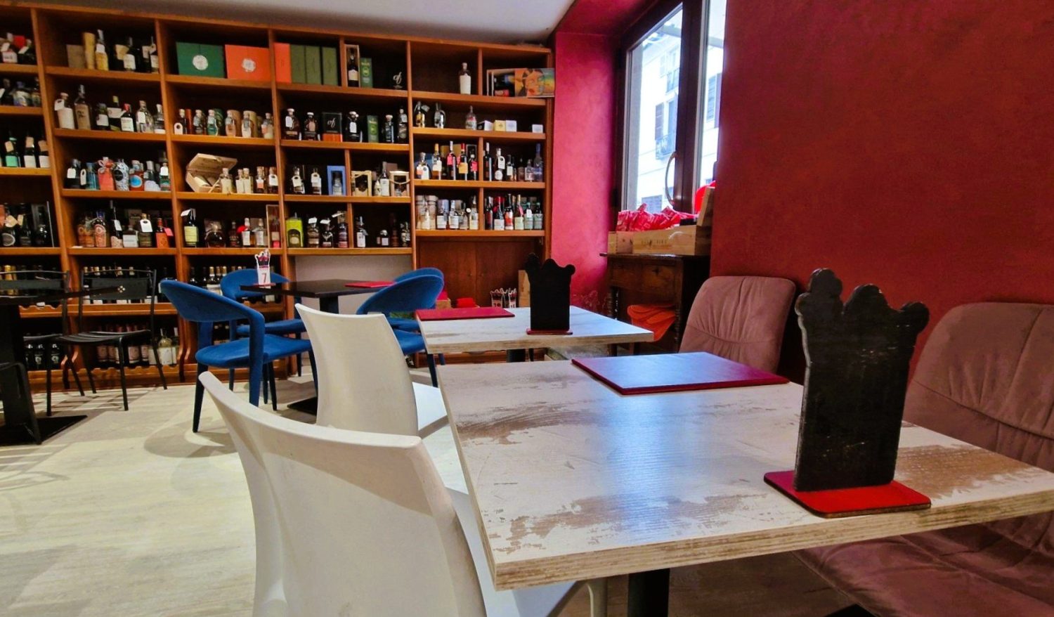 Cosa aspettarsi dall'Enoteca Divinum di Venaria Reale